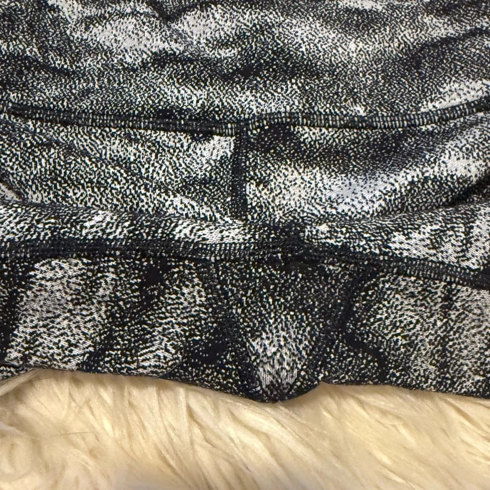 Lululemon Wunder Under Leggings Size 4